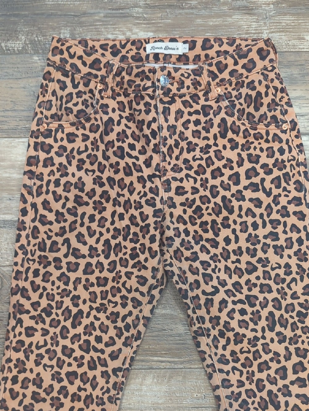 RANCH DRESS'N Fallon Taylor "Cheetah" tan & black super flare jeans sz 2 TALL - Picture 6 of 14